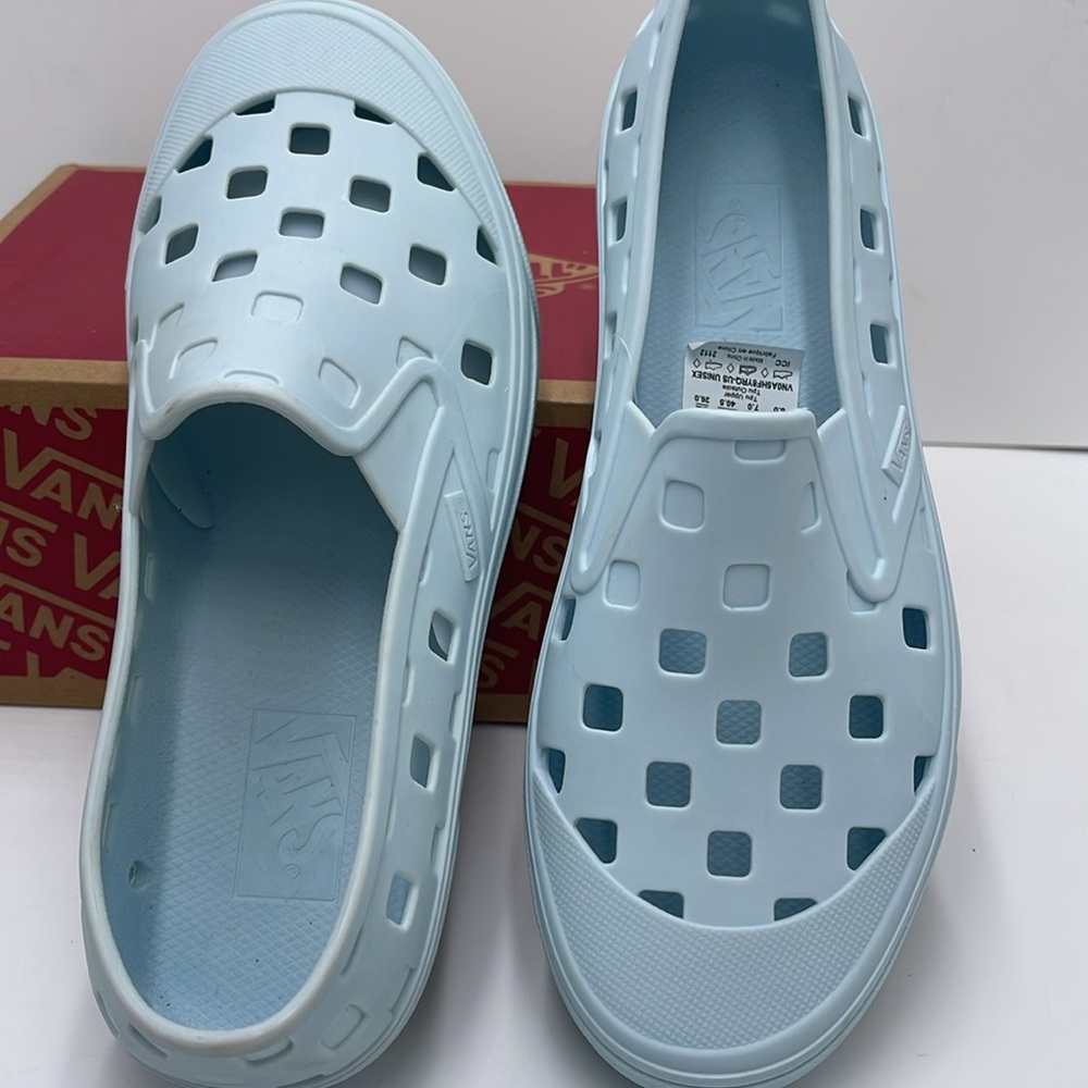 Vans Men’s Slip-On Trk Delicate Blue
VN0A5HF8YRQ
Sneakerss - Picture 12 of 16